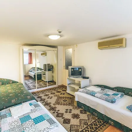 Apartment Erzsebet Panzio